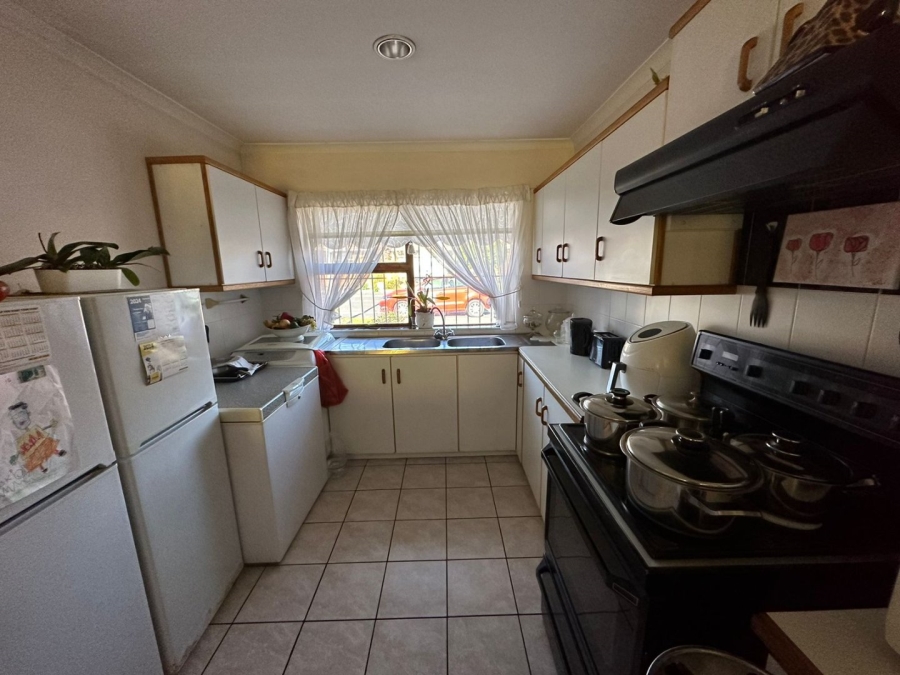 3 Bedroom Property for Sale in Silver Oaks Western Cape